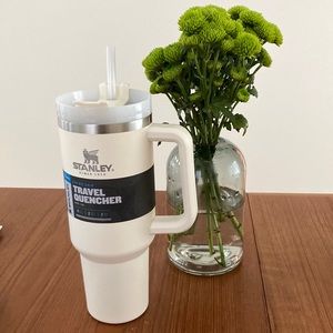 Stanley Adventure Vacuum Quencher Travel Tumbler - 40 fl. oz. --In cream